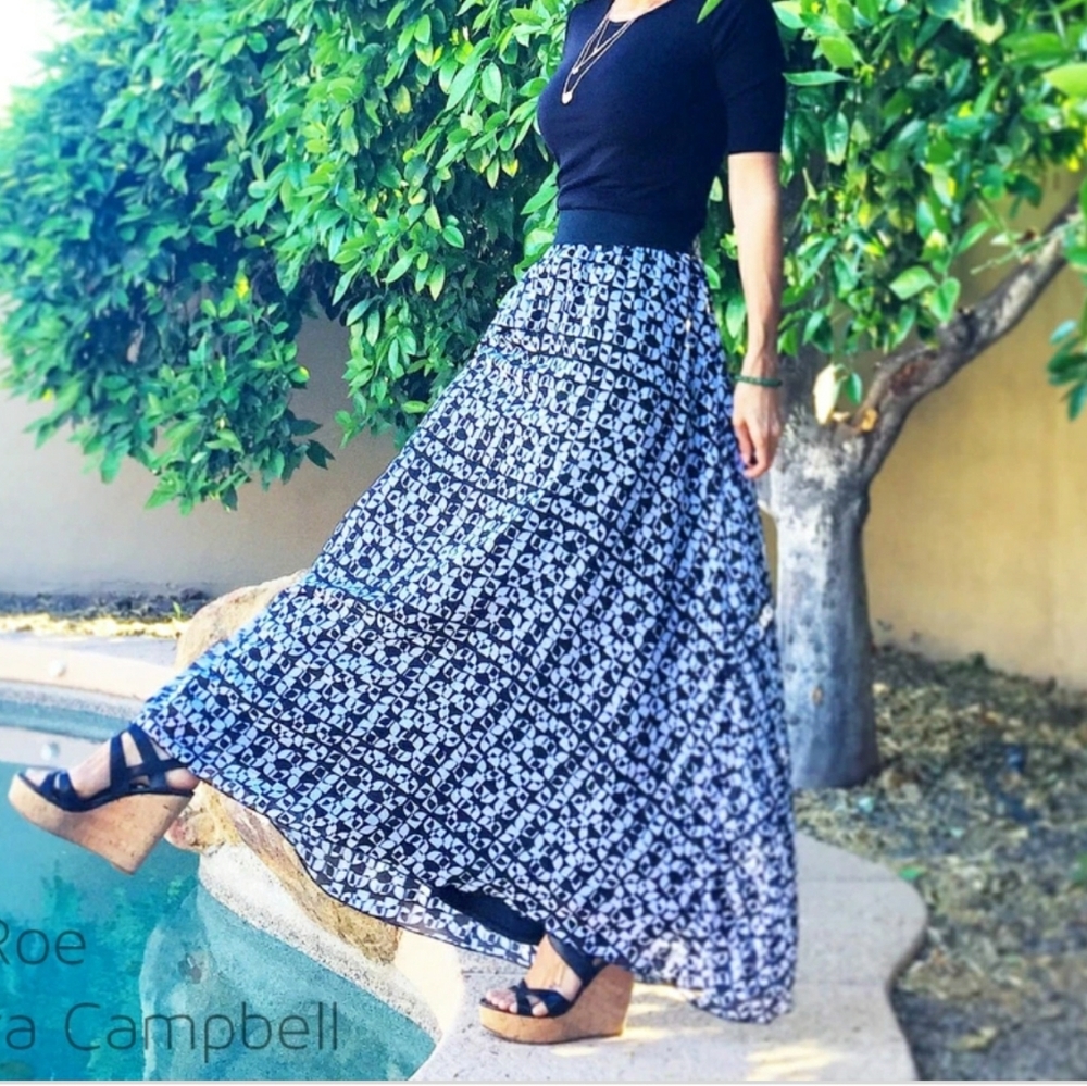 6) LULAROE RARE! Pineapple 🍍 Print Lucy Skirt Sz. S